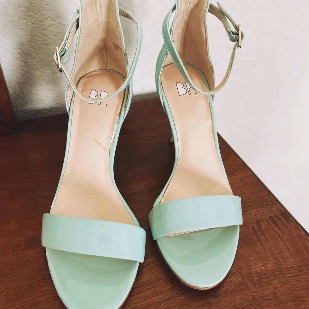 BP High Heels Open Toes Sandals Minty Color Size 5 M
